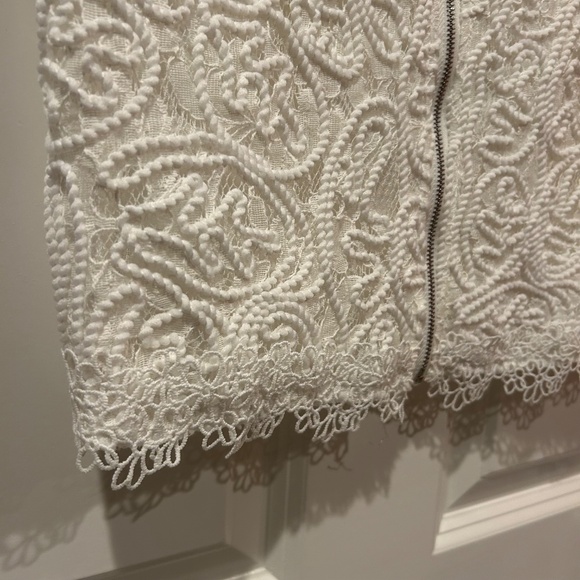 Chicwish White Lace Sleeveless Top Size XL - Picture 4 of 5